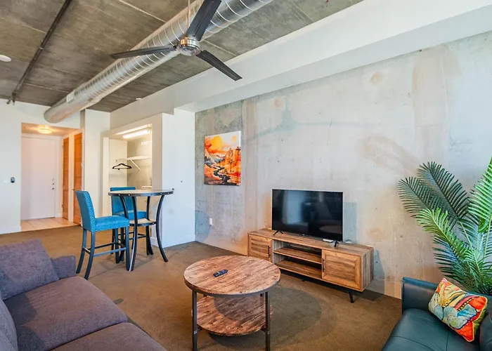 Skyline Loft W Views
