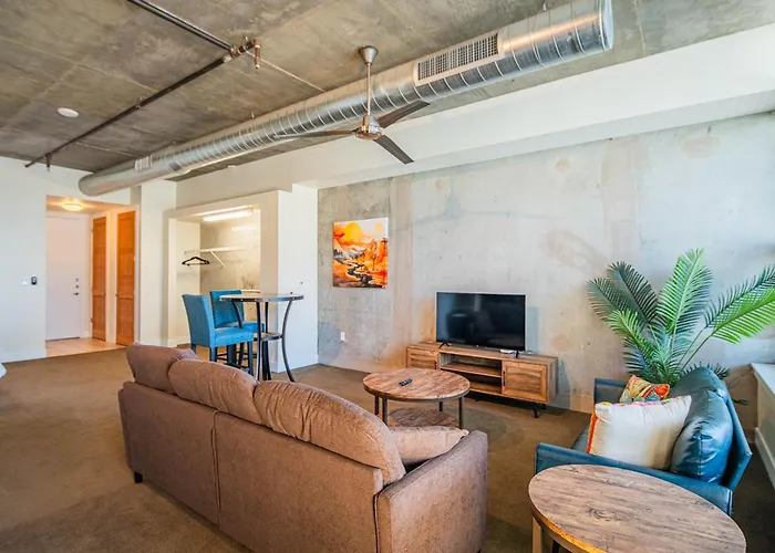 Skyline Loft W Views