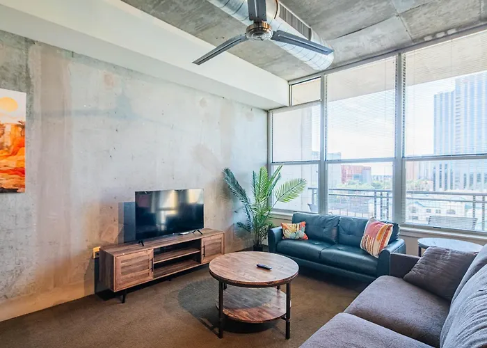 Skyline Loft W Views Holiday home